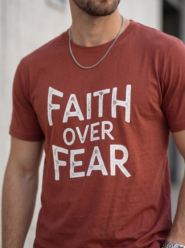 Faith Over Fear Statement Round Neck T-Shirt in Brown, print close-up