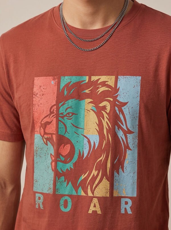 Roar Lion Round Neck T-Shirt in Brown, print close-up