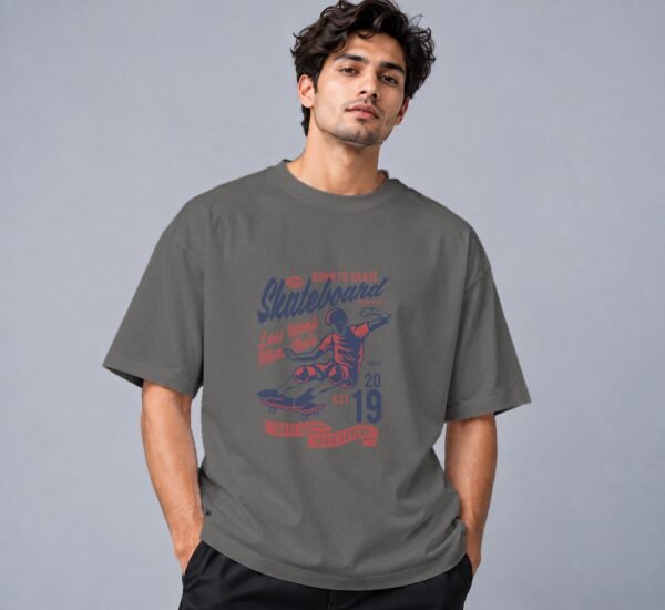 Born To Skate Skateboard Club Retro Round Neck T-Shirt in charcoal melange, front view – Kool Kameez
