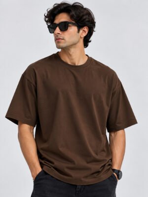 Plain Cotton 220 GSM Oversized Tee – Brown – model front view Plain Cotton 220 GSM Oversized Tee – Brown – model front view