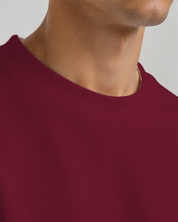 Maroon heavyweight oversized sweatshirt 400 GSM, collar close-up